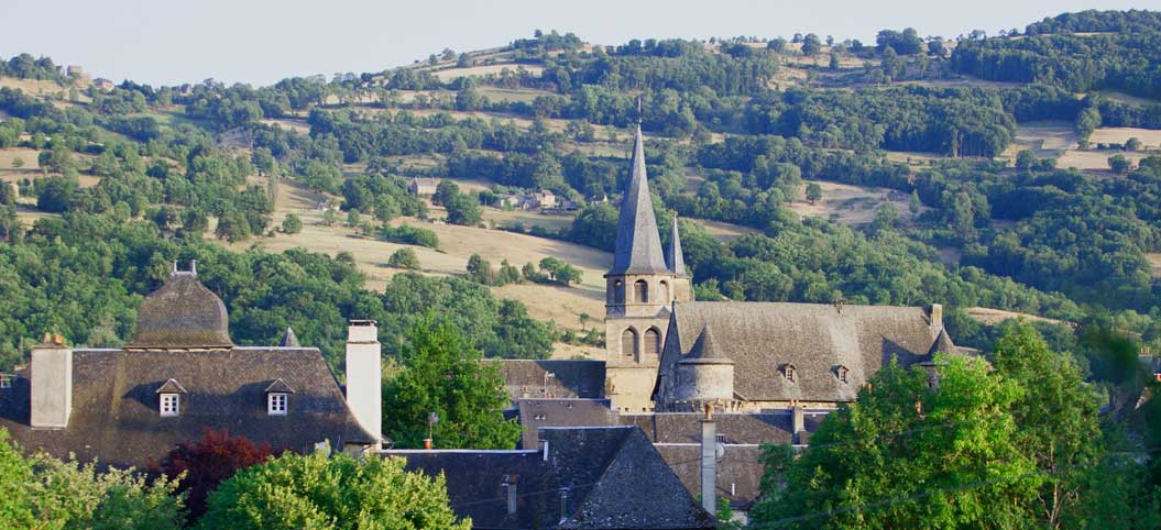 Vue générale de Saint-Côme-d'Olt en Aveyron